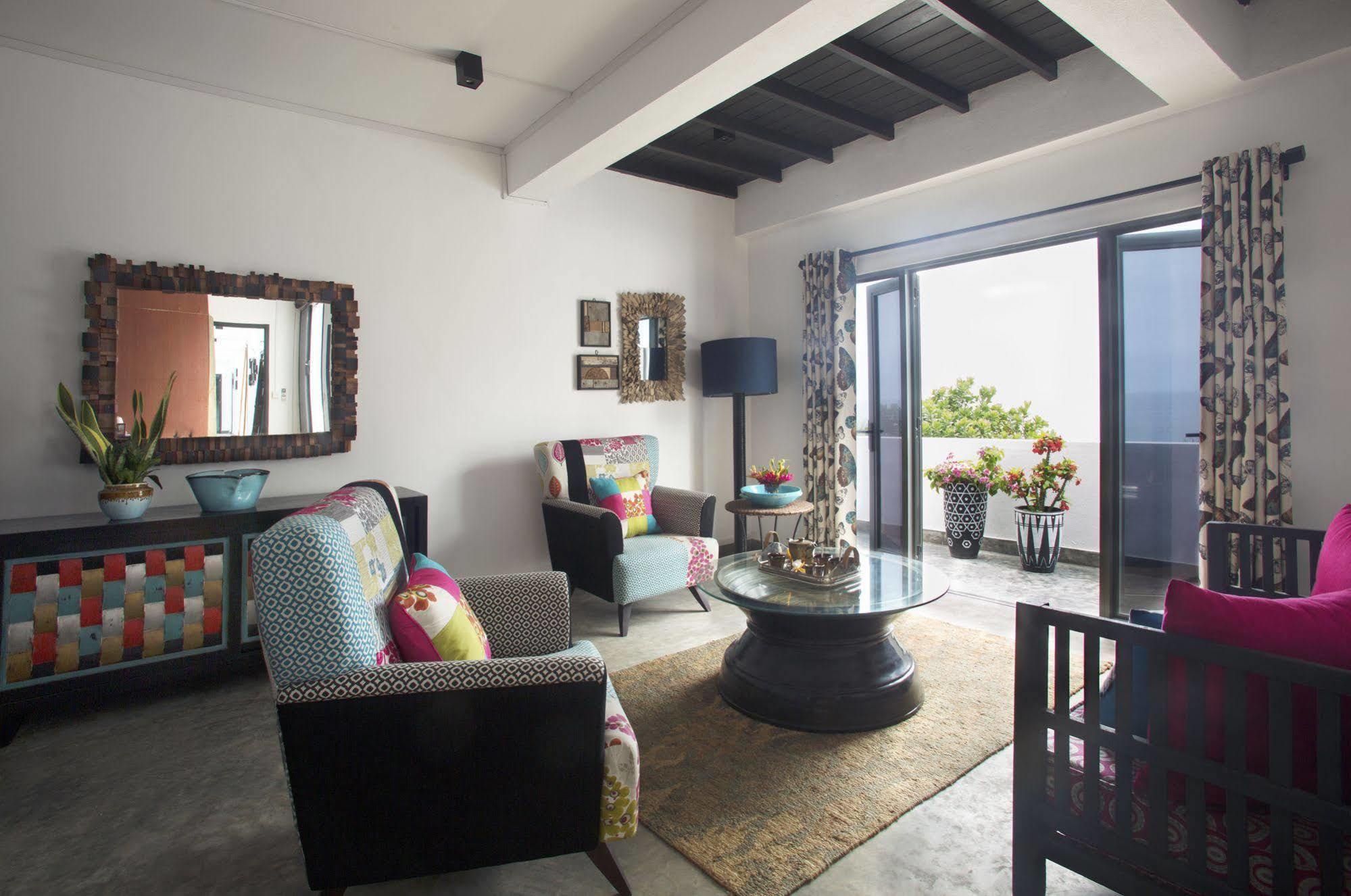 Owl And The Pussycat Hotel & Restaurant อูนาวาตูนา ภายนอก รูปภาพ
